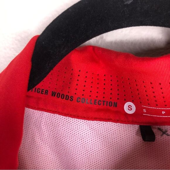 Nike Tiger Woods Collection TW Glow Polo Golf Shirt DRI-FIT Red Small 639822-657 - Picture 4 of 10